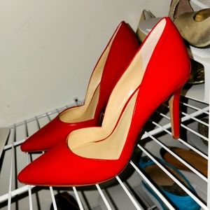 Red Vince Camuto Pumps size 6